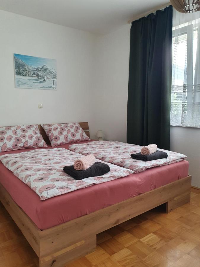 Apartma Kreda มอยสตรานา ภายนอก รูปภาพ